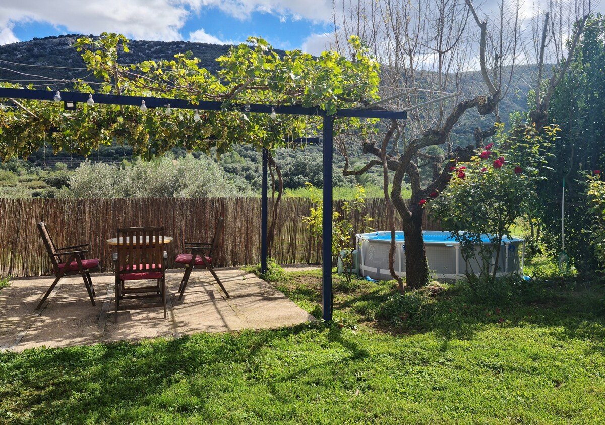 Piscina de verano de La Llar del Maestrat
